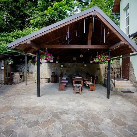 Synyogora Guest house *